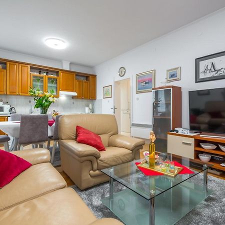 Lovely Apartment ดูบรอฟนิก ภายนอก รูปภาพ
